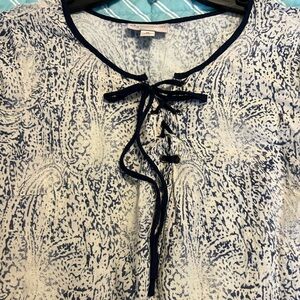 Women’s lightweight top, 3/4 length sleeve, pretty blues, top.